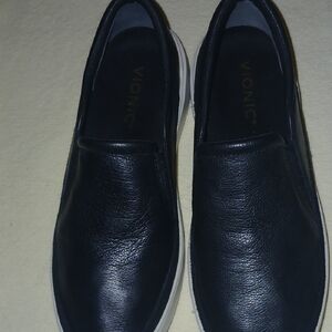 Vionic Black Leather Slip-On Loafers with Cream Sole sz.8